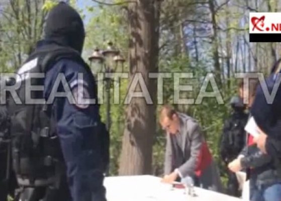 Mazăre, ridicat de mascaţi dintr-un restaurant din Bucureşti şi dus la DNA - imagini